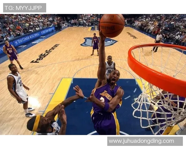 03年科比在季后赛对决掘金的精彩表现与传奇时刻回顾